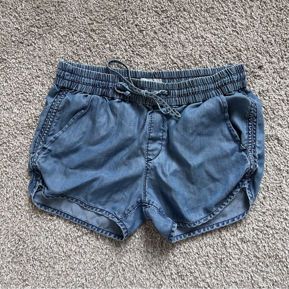 GAP Chambray Style Shorts with Elastic Waistband in Women’s XS